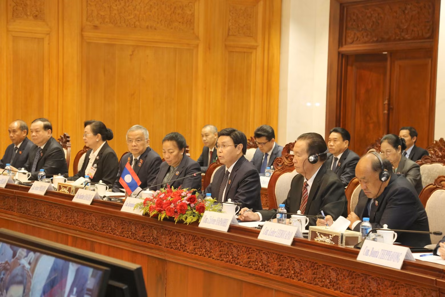 President of the Lao NA Saysomphone Phomvihane and the high-level Lao delegation were also present at the meeting. President of the Lao NA Saysomphone Phomvihane and the high-level Lao delegation were also present at the meeting.