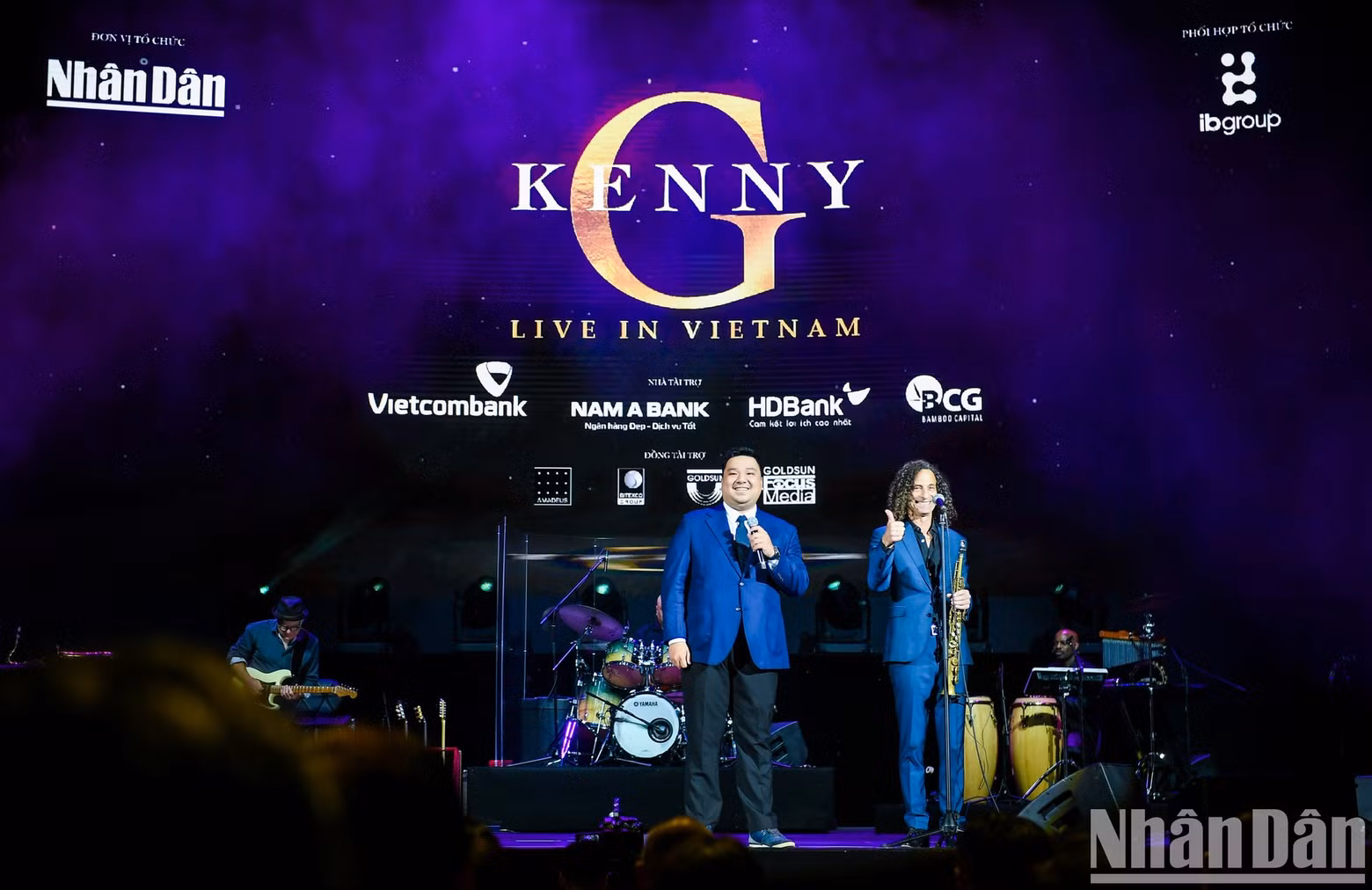 Kenny G humorously shares that he loves Vietnamese pho and has enjoyed the dish every day since arriving in Vietnam.