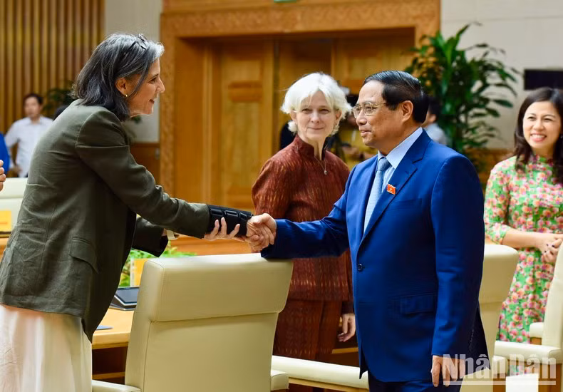 PM Pham Minh Chinh and representatives of UN organisations in Vietnam. PM Pham Minh Chinh and representatives of UN organisations in Vietnam.