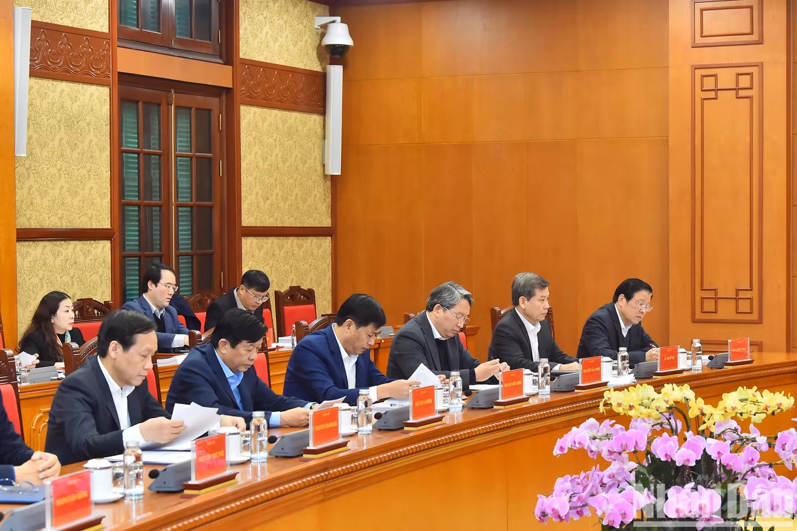 Chairman of the PCC's Commission for Internal Affairs Phan Dinh Trac and delegates at the meeting. Chairman of the PCC's Commission for Internal Affairs Phan Dinh Trac and delegates at the meeting.