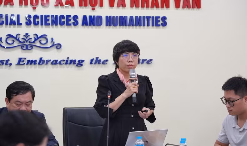 Associate Professor Dr Do Huong Lan, Director of the Institute for Policy and Management at the University of Social Sciences and Humanities. Associate Professor Dr Do Huong Lan, Director of the Institute for Policy and Management at the University of Social Sciences and Humanities.