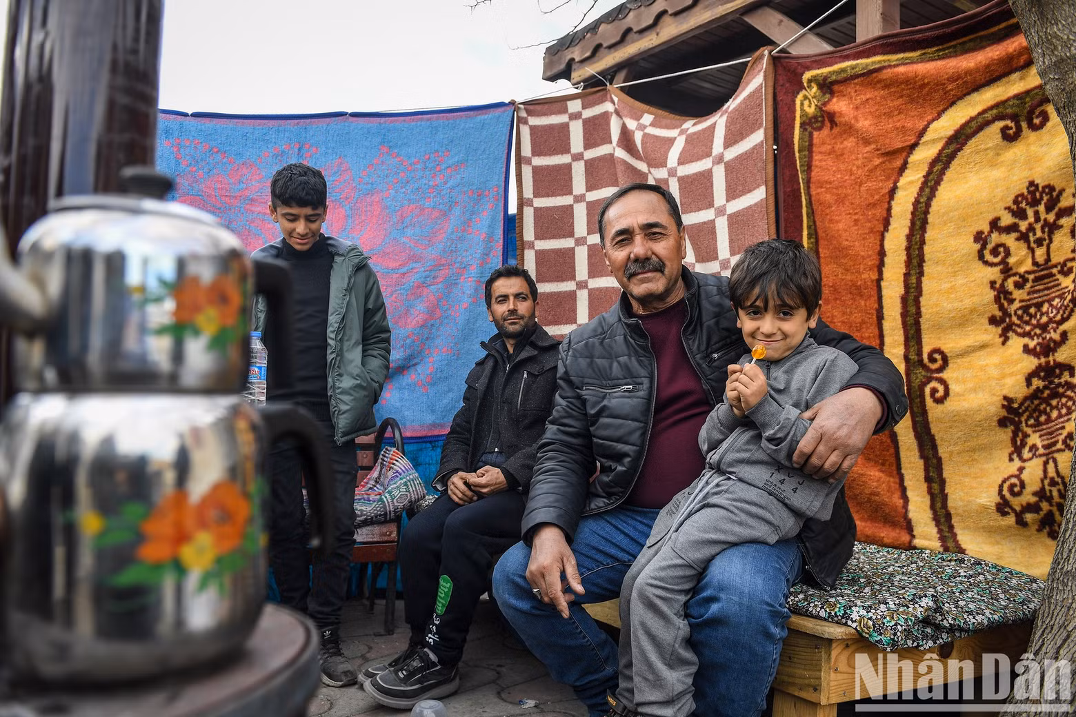 Inside the tents, people still have special 2-tier caydanlik pots for drinking tea.