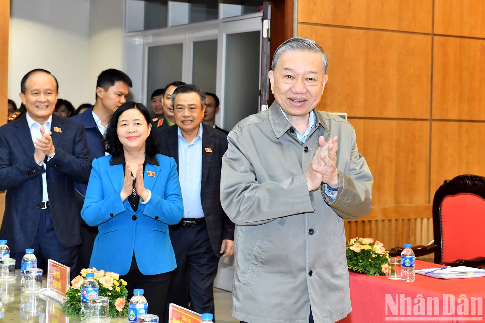 General Secretary To Lam and Hanoi leaders at the meeting.