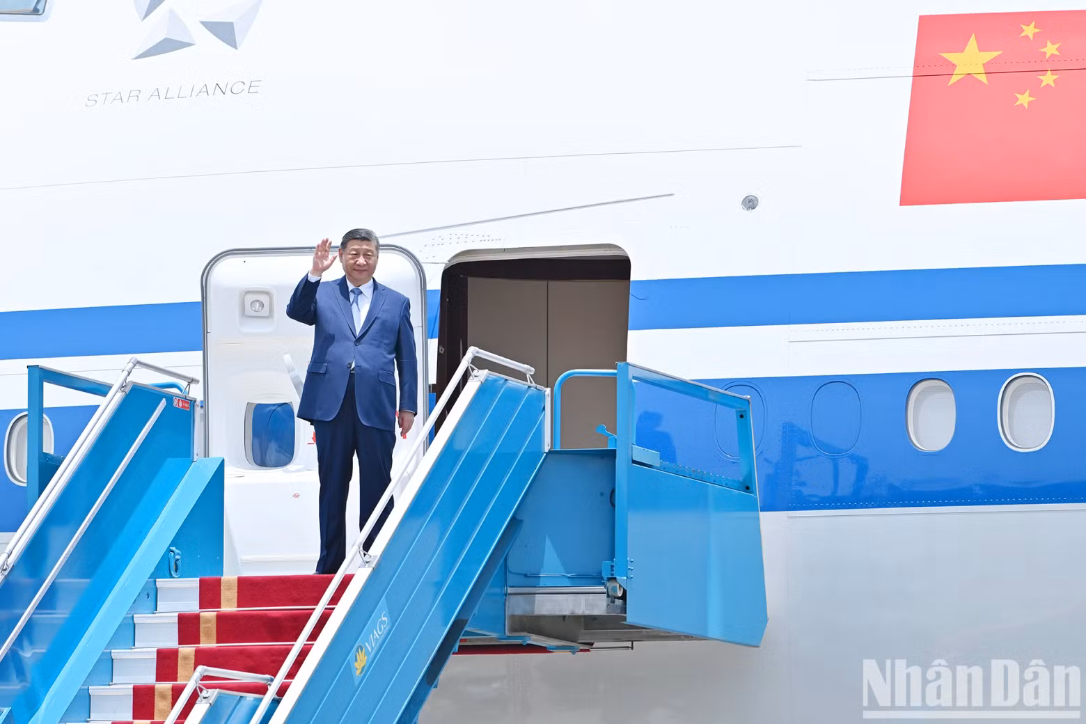 General Secretary of the Communist Party of China Central Committee and President of China Xi Jinping begins his State visit to Vietnam.