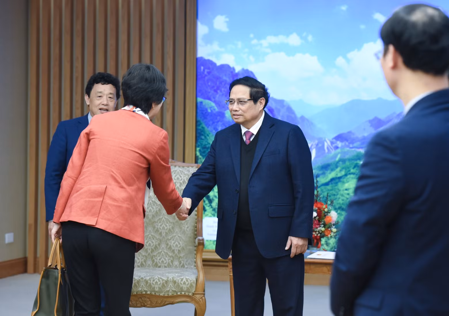 The government leader receives members accompanying FAO Director General