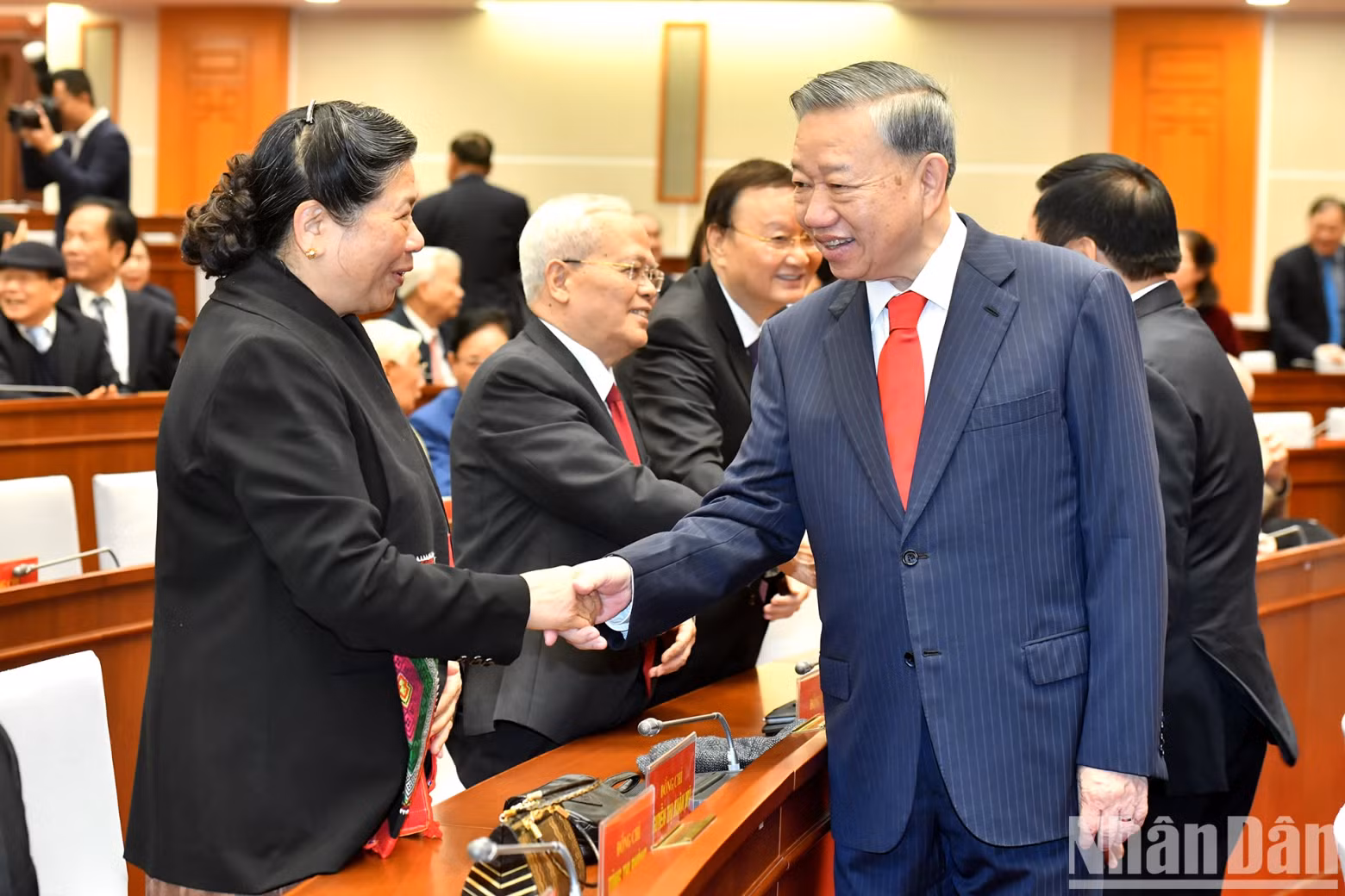 General Secretary To Lam with former leaders of the Party and State attending the meeting