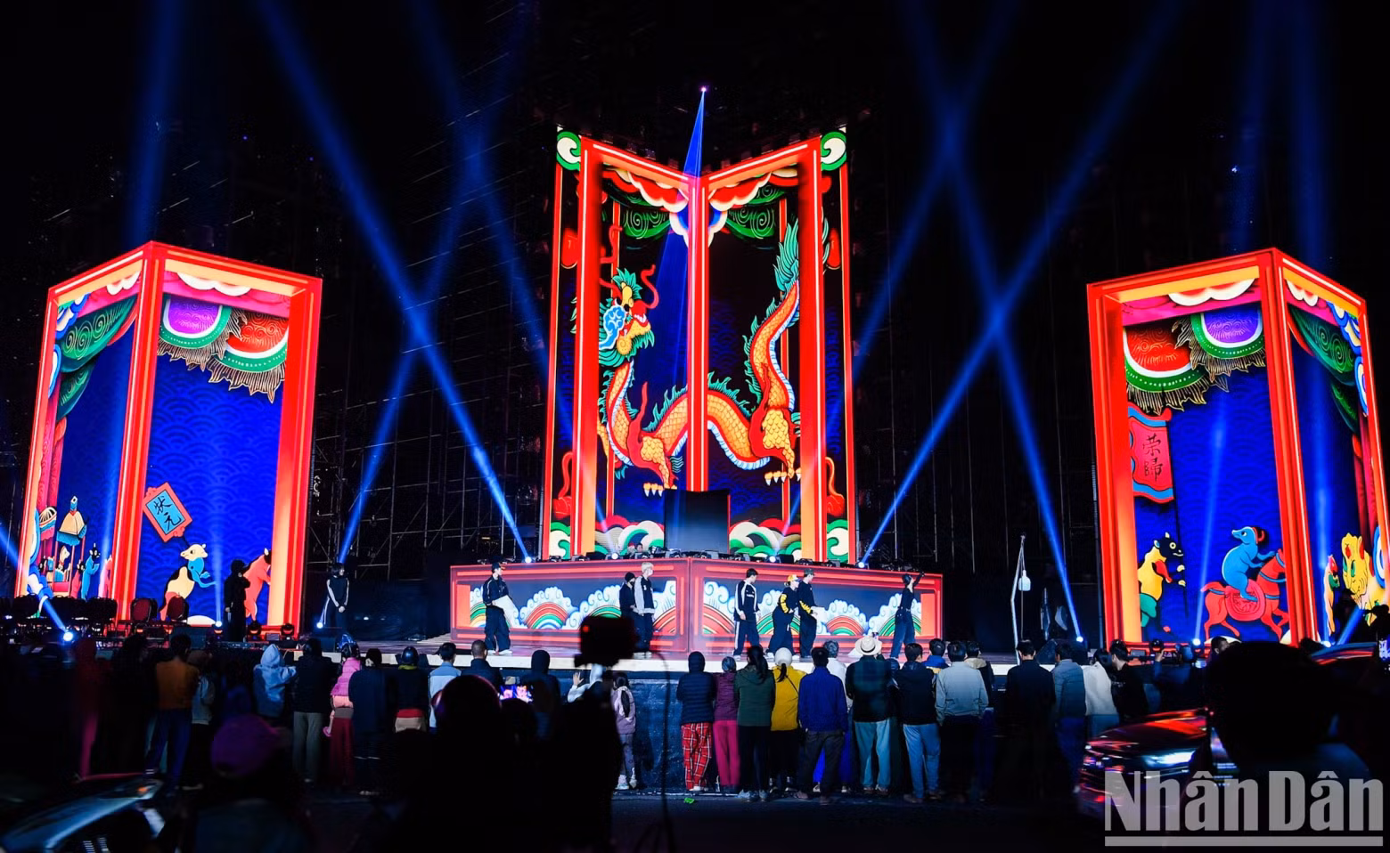 The creative team at Sun Bright has incorporated many folk elements into the programme, aiming to honour the unique heritage of Vietnamese culture in general and Hanoi in particular.