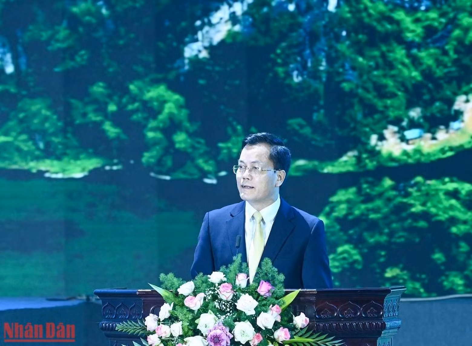 Deputy Minister of Foreign Affairs and Chairman of the Vietnam National Commission for UNESCO Ha Kim Ngoc addressed the ceremony. Deputy Minister of Foreign Affairs and Chairman of the Vietnam National Commission for UNESCO Ha Kim Ngoc addressed the ceremony.