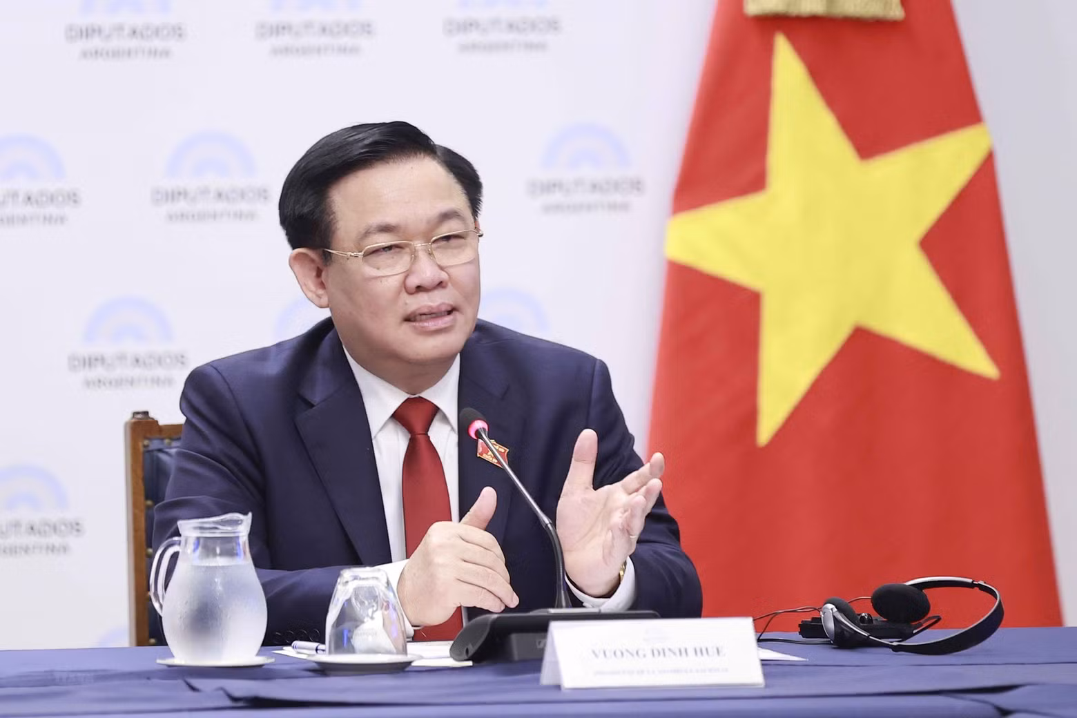 NA Chairman Vuong Dinh Hue speaks at the meeting. (Photo: VNA) NA Chairman Vuong Dinh Hue speaks at the meeting. (Photo: VNA)