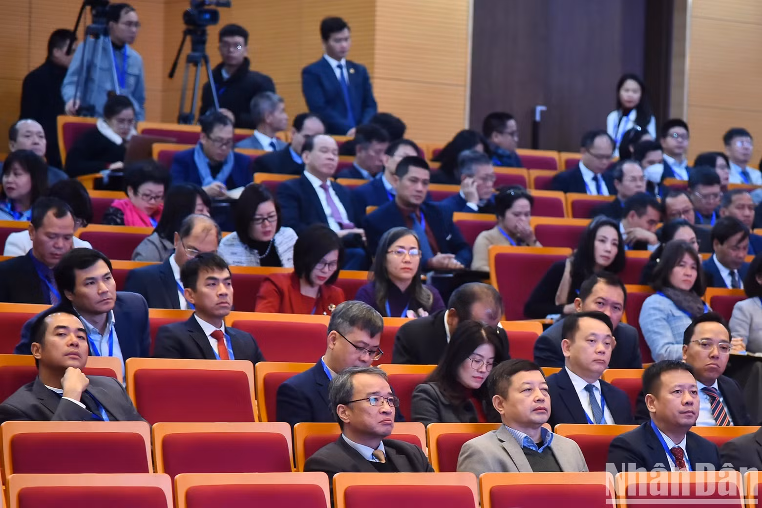 Delegates and ambassadors, heads of Vietnamese representative agencies abroad and leaders of key agencies under the Ministry of Foreign Affairs.