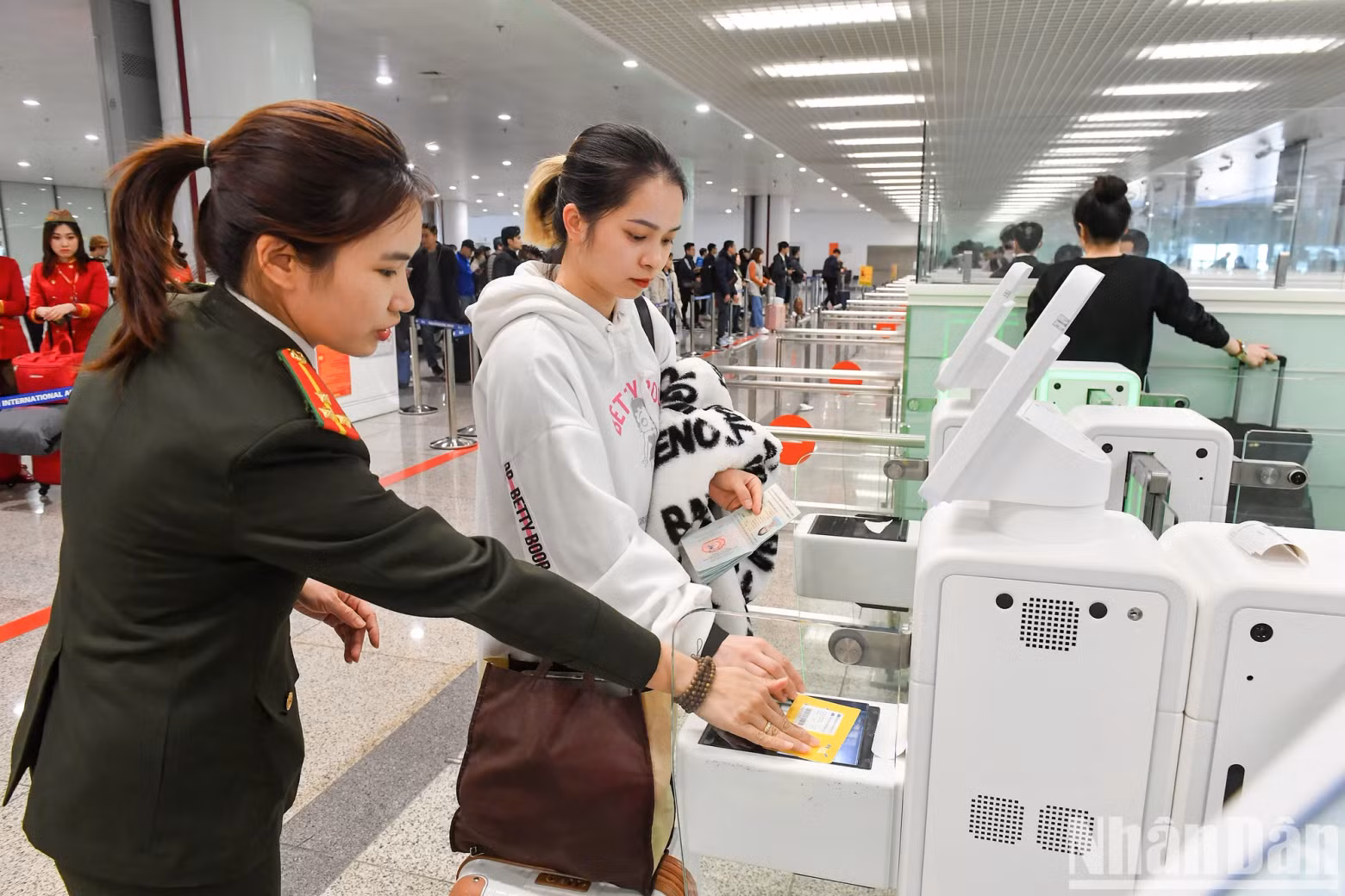 When clearing immigration with the Autogates, passengers will no longer have their passports stamped by customs officials.