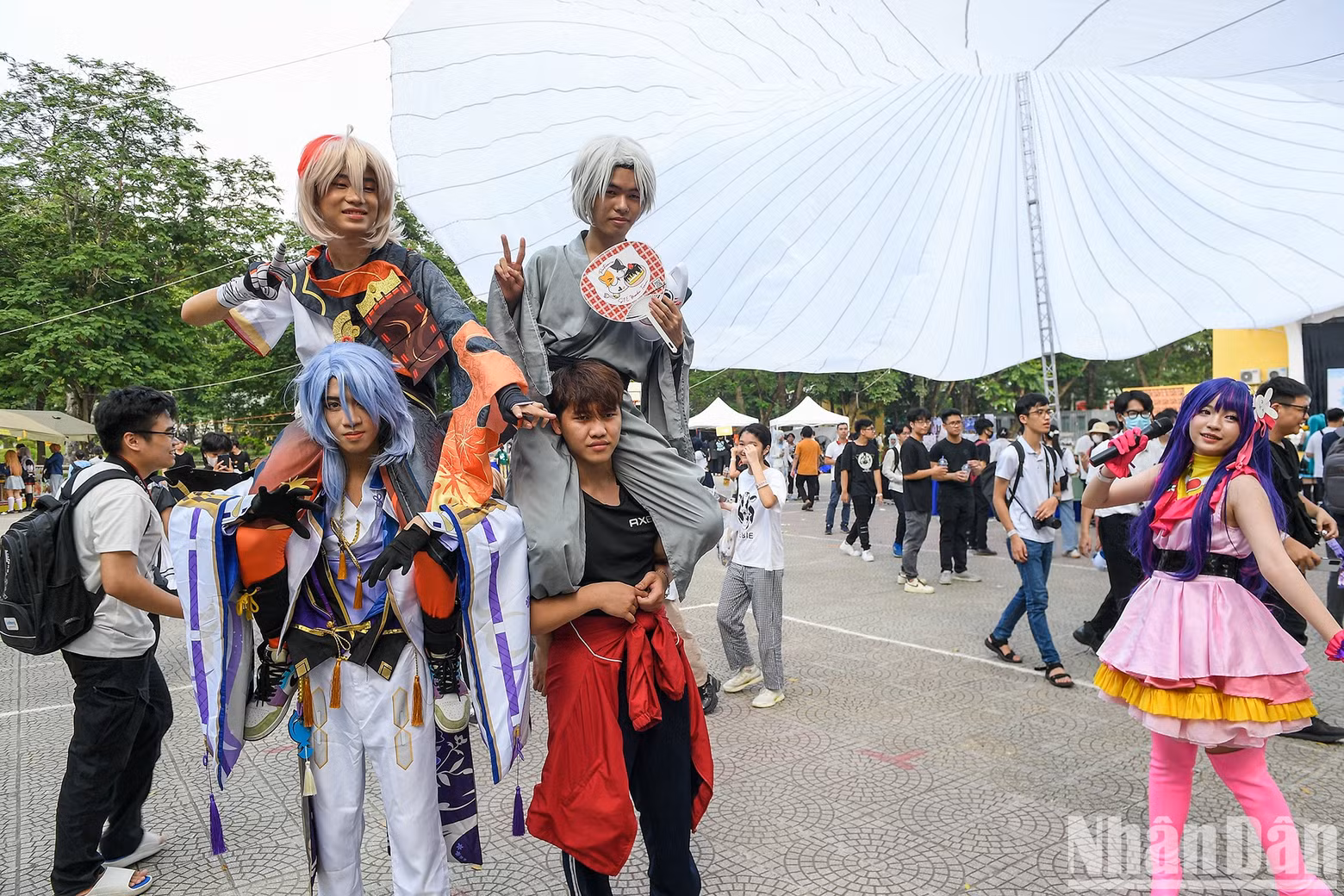 The Suzukaze Cosplay Festival at Thong Nhat Park attracted a large number of young people in the capital on May 21.