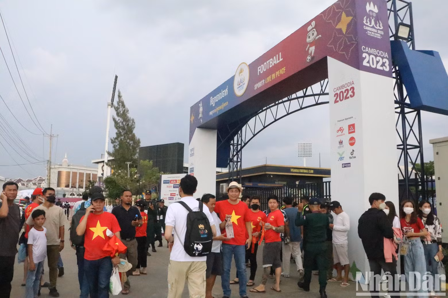 Vietnamese fans come to watch Vietnam U22 play against Singapore U22 at Prince Stadium, in Sen Sok District, Phnom Penh.
