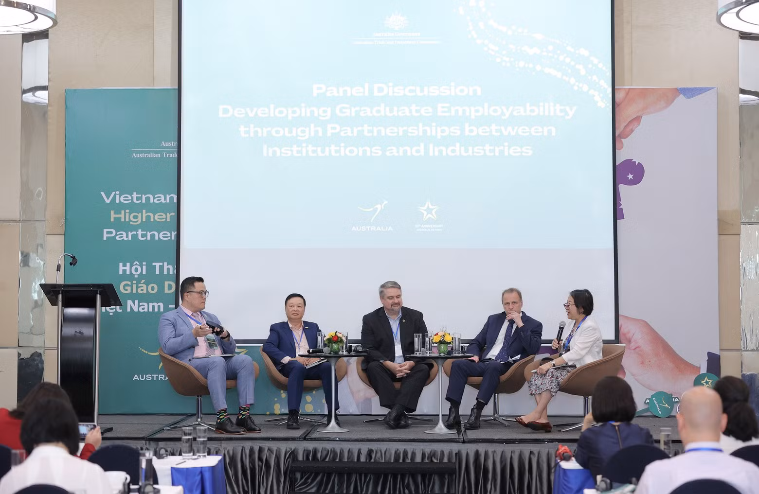 The conference in Ho Chi Minh City discussed developing employability after graduation. The conference in Ho Chi Minh City discussed developing employability after graduation.