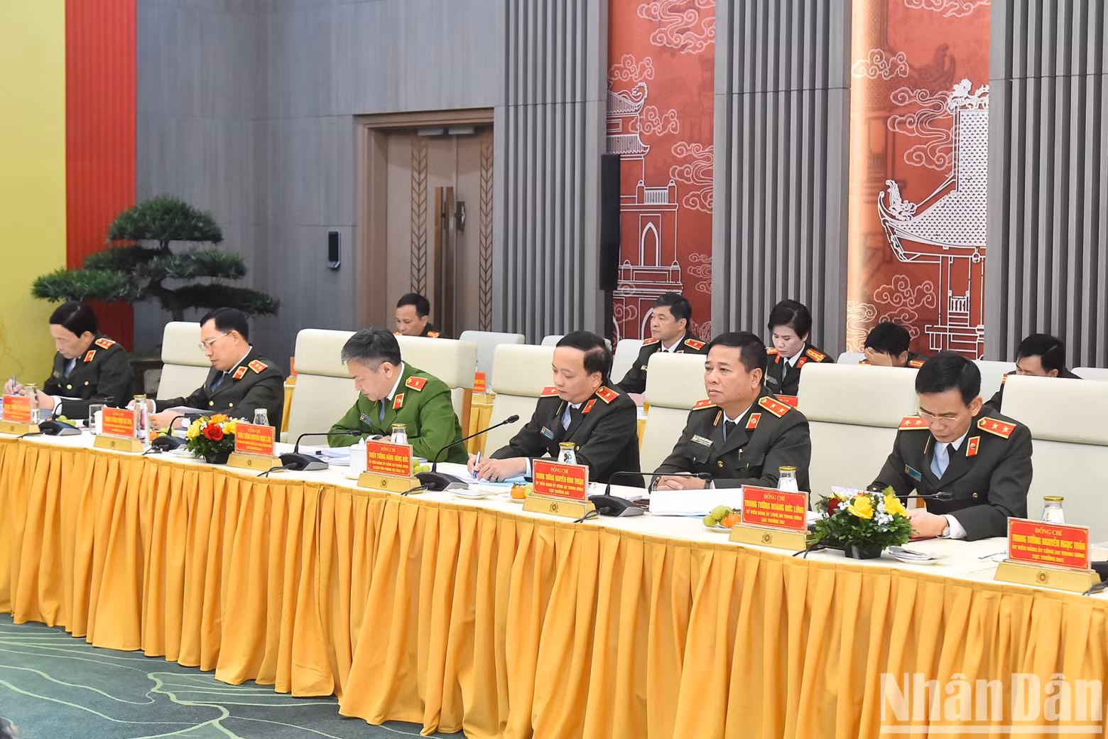 Leaders of the Ministry of Public Security attending the working session. Leaders of the Ministry of Public Security attending the working session.