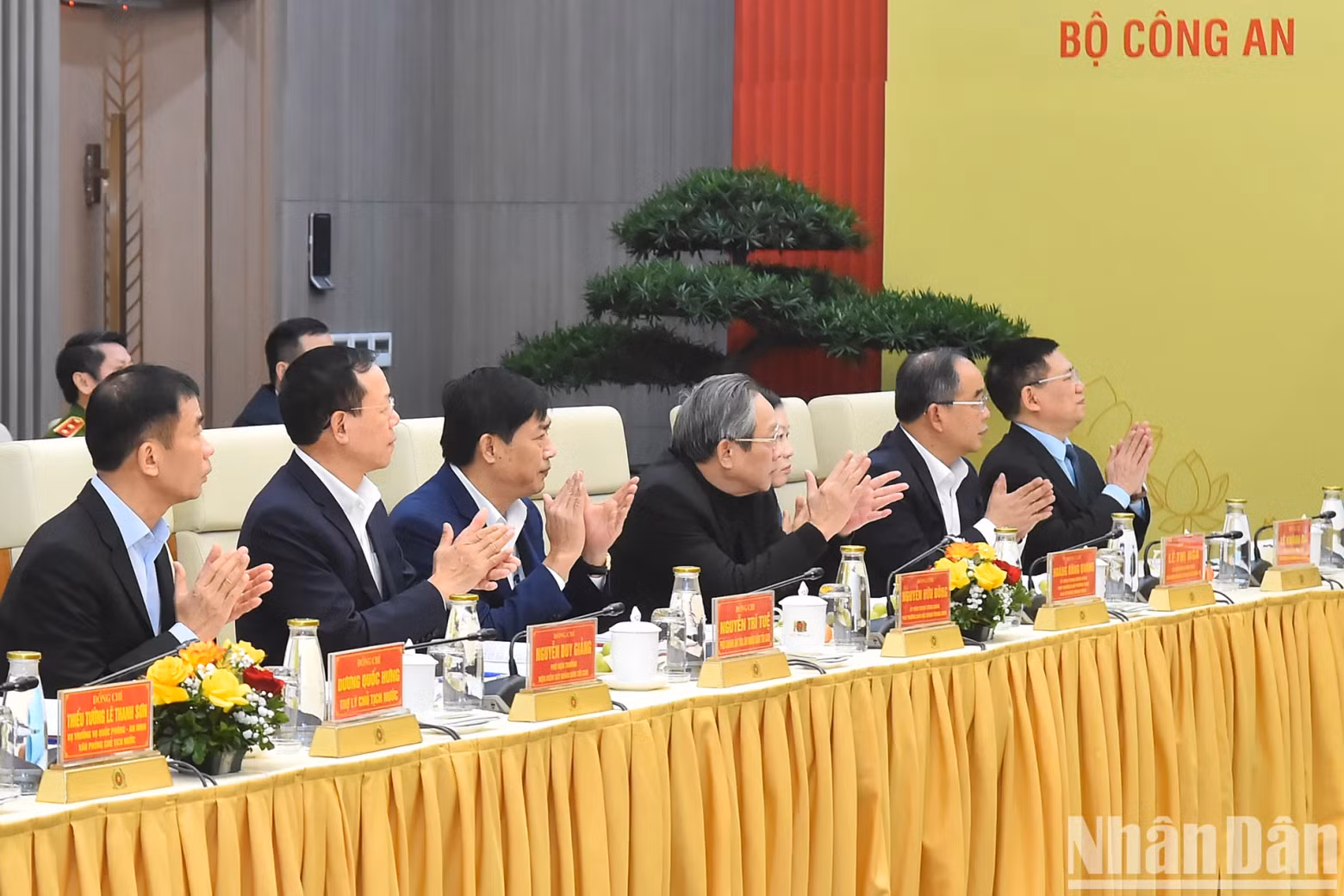 Deputy Prime Minister Ho Duc Phoc and delegates at the working session. Deputy Prime Minister Ho Duc Phoc and delegates at the working session.