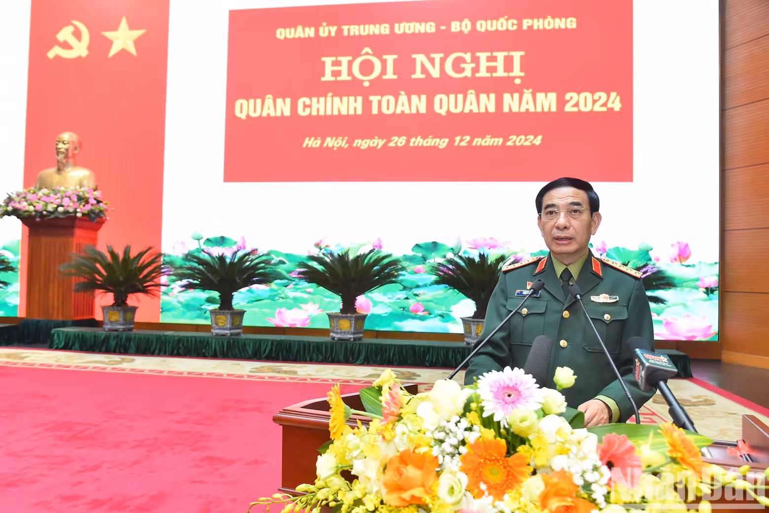 Minister of National Defence Phan Van Giang delivers the opening speech at the 2024 National Military-Political Conference.
