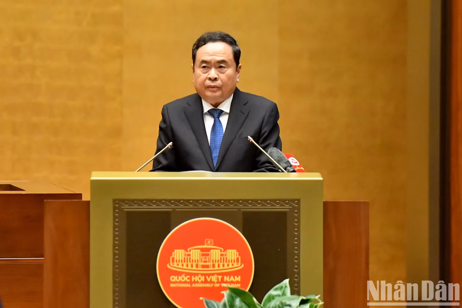 Tran Thanh Man, Politburo member, Chairman of the National Assembly, delivers a speech on the topic "Removing institutional bottlenecks".