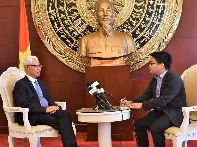 Ambassador Pham Sao Mai talks to a reporter of Nhan Dan Newspaper. (Photo: Phan Thanh Duong)
