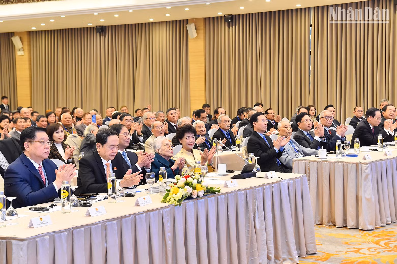 The Party and State leaders attended the 50th anniversary of the Paris Agreement on Ending the War and Restoring Peace in Vietnam.