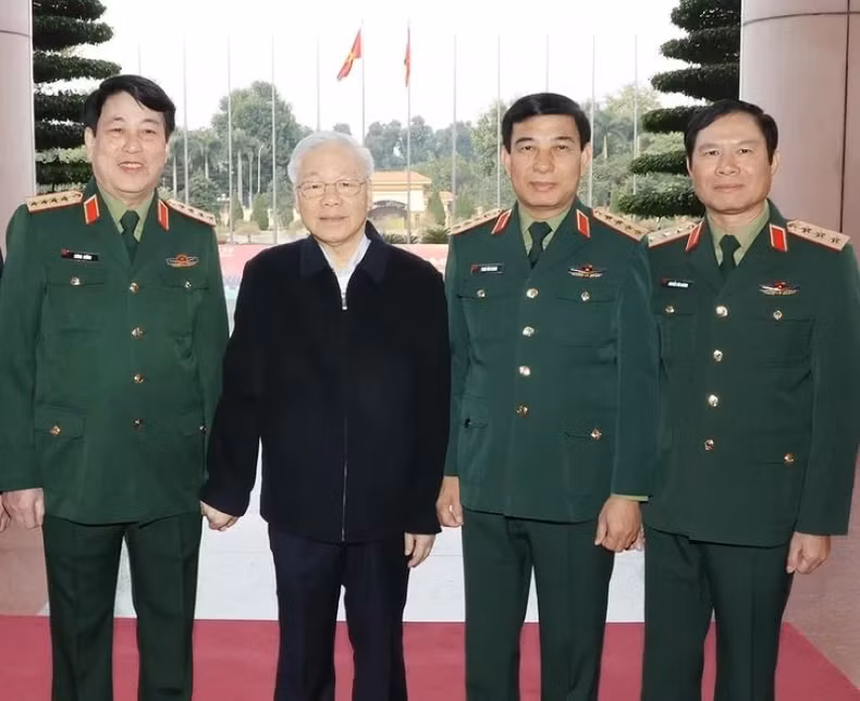 General Secretary Nguyen Phu Trong and leaders of the Central Military Commission - the Ministry of National Defence. General Secretary Nguyen Phu Trong and leaders of the Central Military Commission - the Ministry of National Defence.