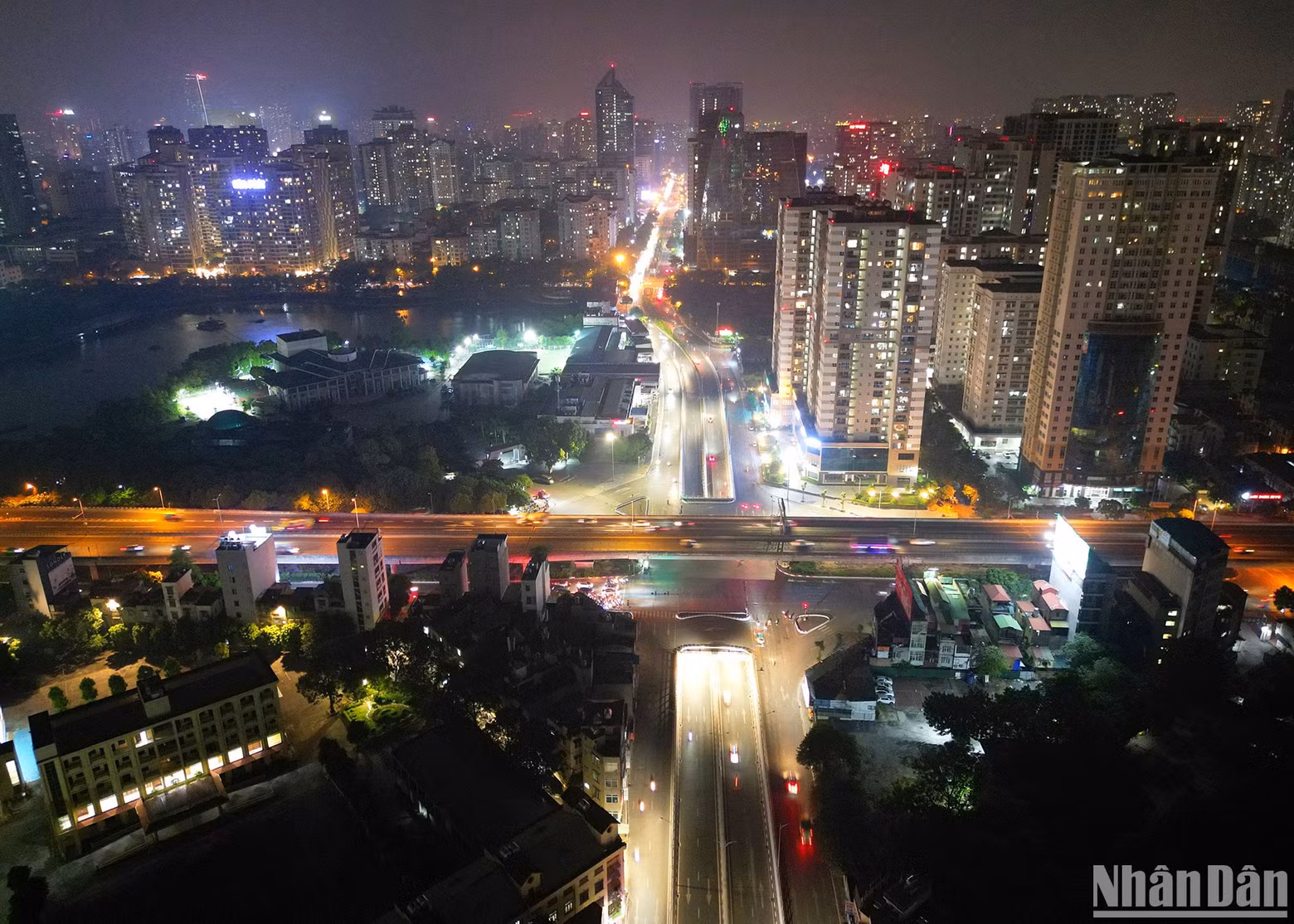 Le Van Luong - To Huu underground tunnel is a key traffic project, opened to traffic on the occasion of the 69th anniversary of Hanoi's Liberation Day (October 10, 1954 - 2023). Le Van Luong - To Huu underground tunnel is a key traffic project, opened to traffic on the occasion of the 69th anniversary of Hanoi's Liberation Day (October 10, 1954 - 2023).