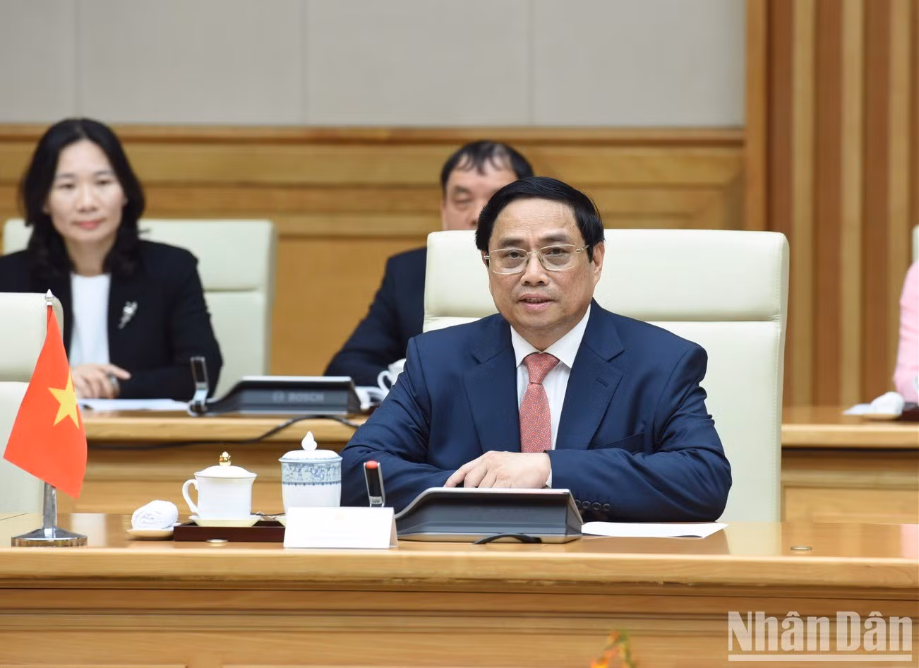 PM Pham Minh Chinh speaks at a meeting with PM Xavier Bettel.