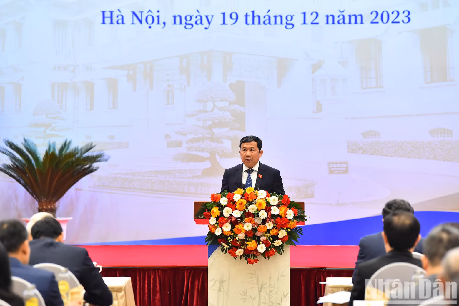Chairman of the National Assembly's Foreign Affairs Committee Vu Hai Ha speaks at the conference.
