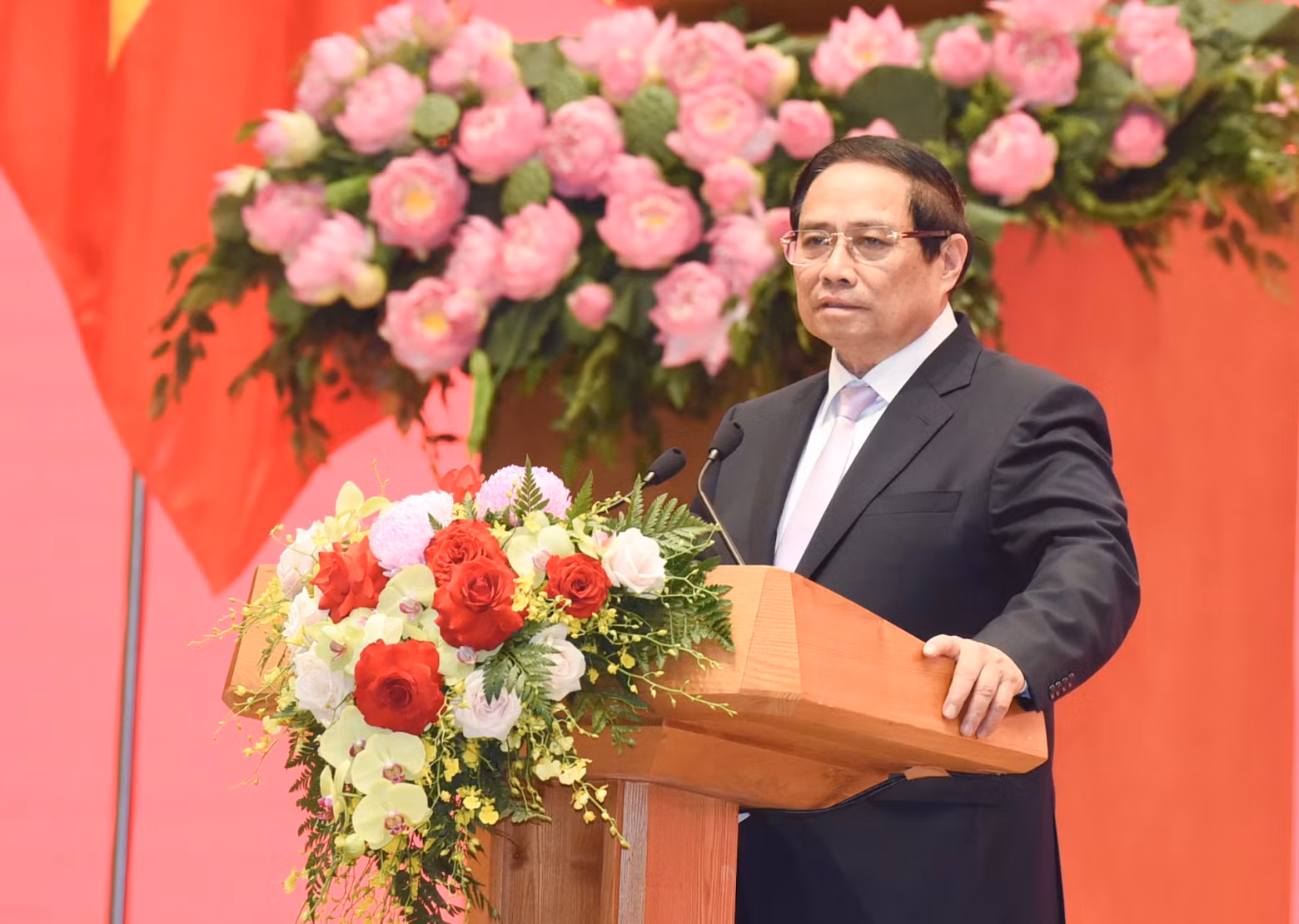 Prime Minister Pham Minh Chinh encourages and commends the forces supporting Myanmar in overcoming the consequences of the earthquake.