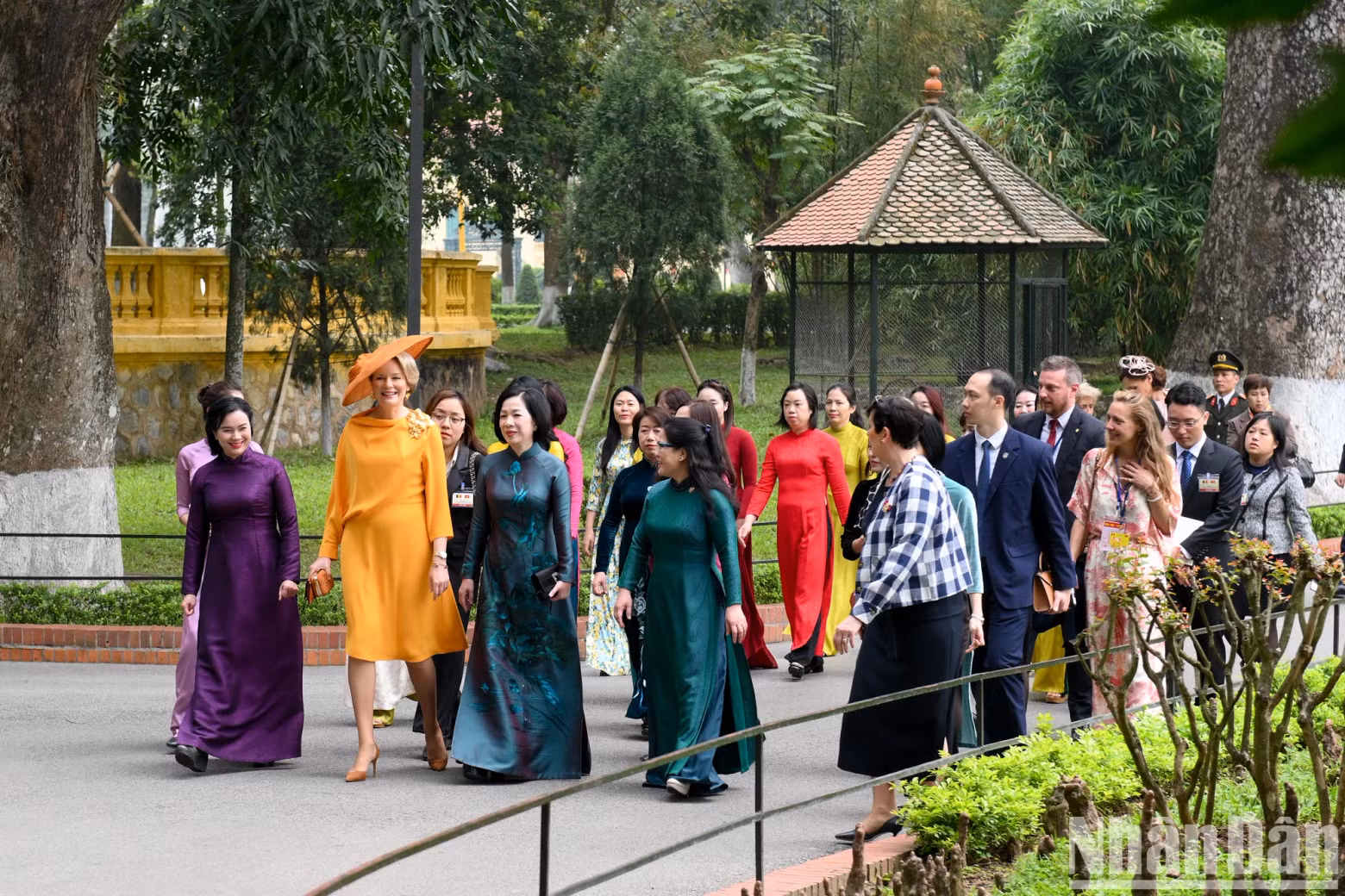 The Belgian Queen and the spouse of State President Luong Cuong in the Presidential Palace Relic Site.
