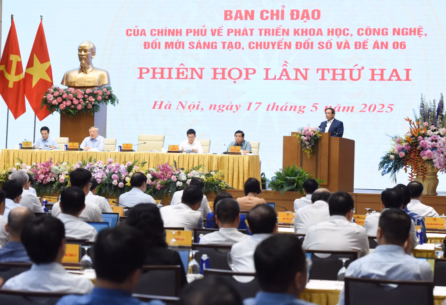 The meeting focuses on assessing the implementation situation in the first months of 2025 and the key directions and tasks in the coming time.