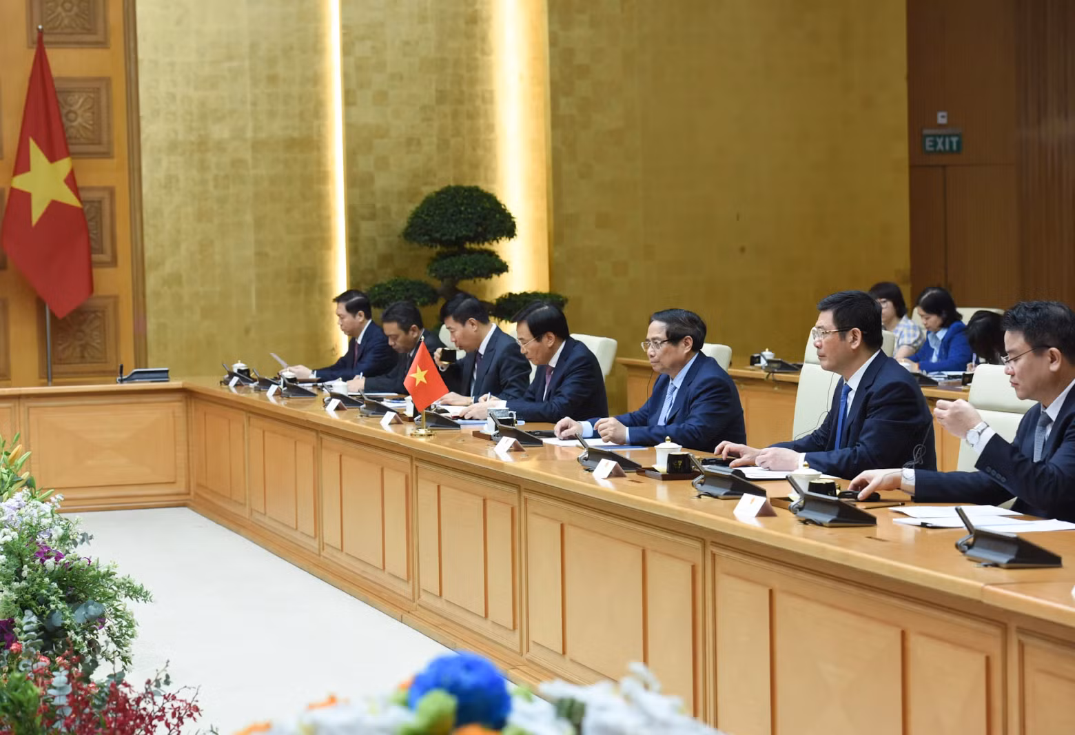 Prime Minister Pham Minh Chinh and members of the Vietnamese Government hold talks with Lao Prime Minister Sonexay Siphandone. Prime Minister Pham Minh Chinh and members of the Vietnamese Government hold talks with Lao Prime Minister Sonexay Siphandone.