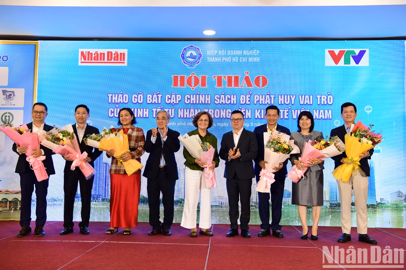 [In Pictures] Overview of workshop on removing policy shortcomings to promote role of private economy in Vietnam ảnh 8