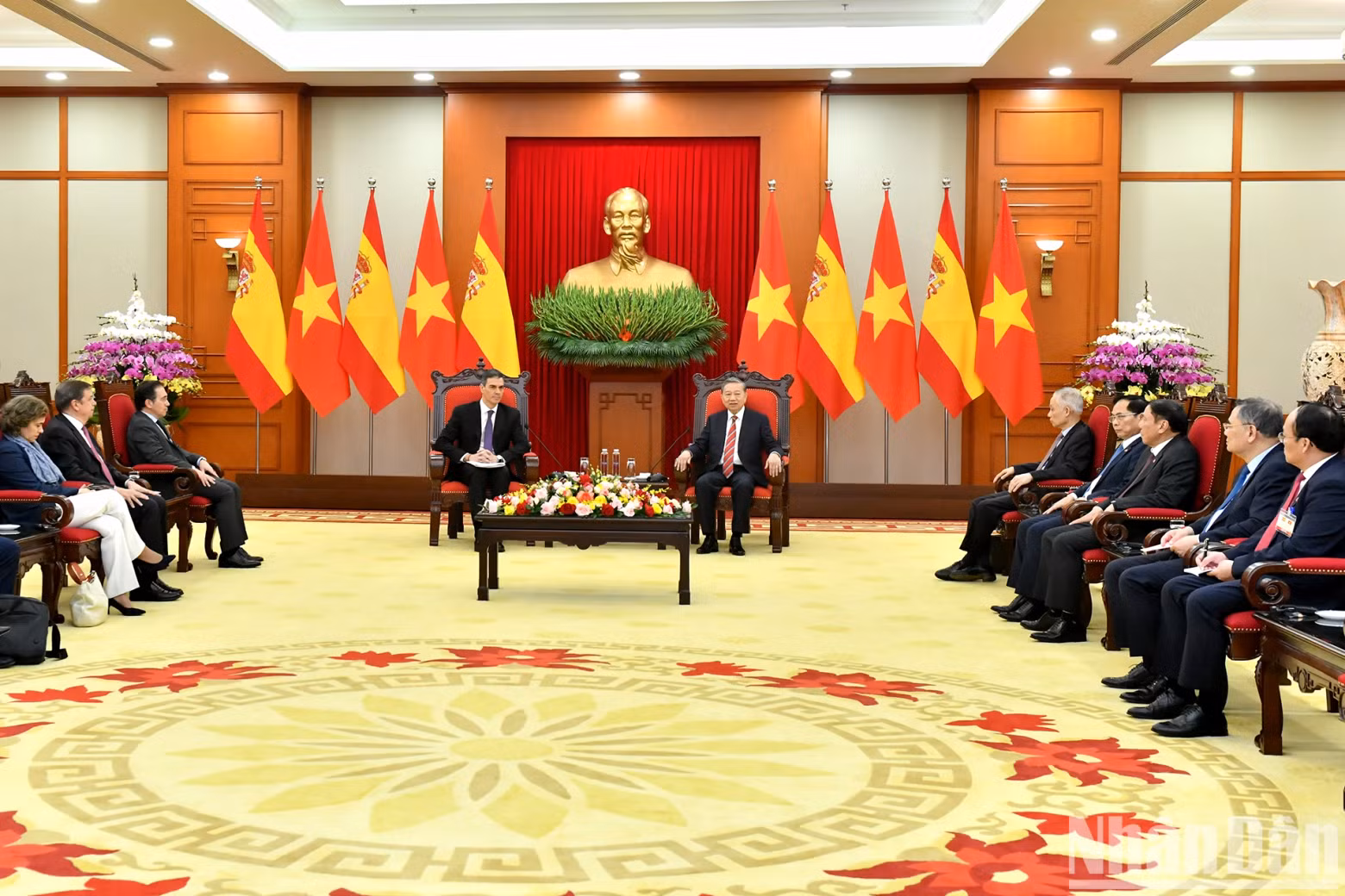 [In Pictures] Party chief To Lam receives Spanish Prime Minister Pedro Sánchez ảnh 6