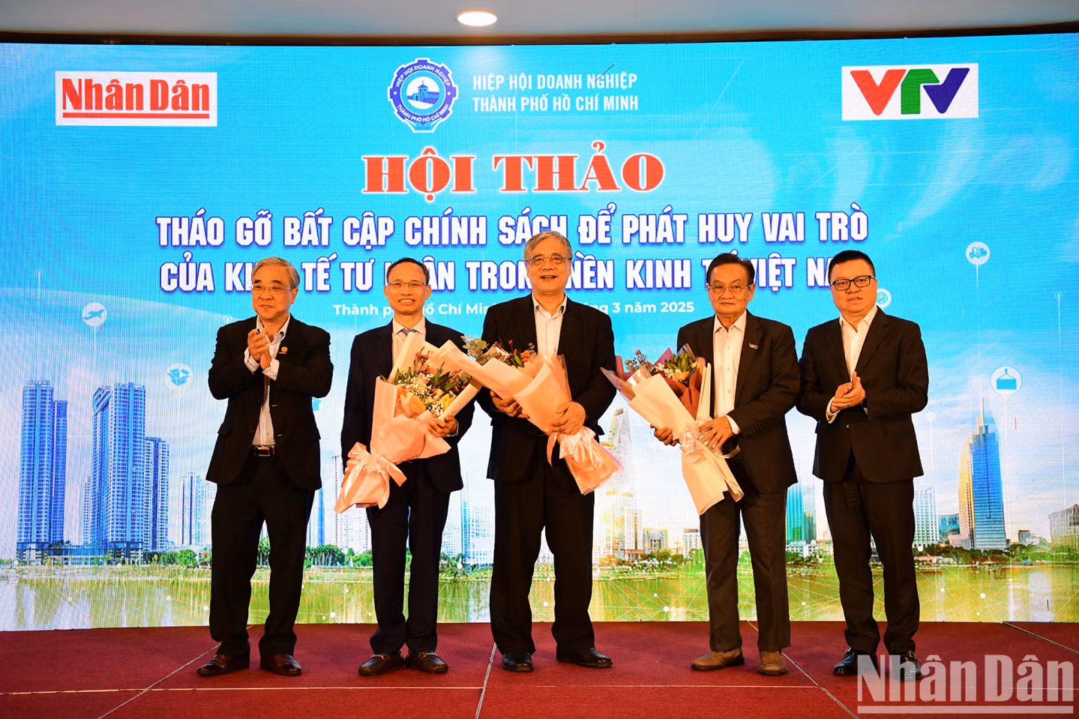 [In Pictures] Overview of workshop on removing policy shortcomings to promote role of private economy in Vietnam ảnh 7