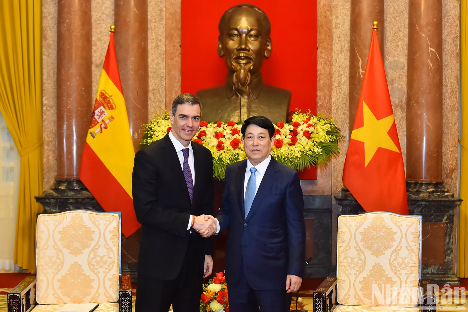 This is the first visit to Vietnam by the head of the Spanish Government since the two countries established diplomatic relations in 1977. It is also the first prime minister-level delegation exchange between the two countries in more than 20 years, marking an important milestone in the relationship between the two countries. This is the first visit to Vietnam by the head of the Spanish Government since the two countries established diplomatic relations in 1977. It is also the first prime minister-level delegation exchange between the two countries in more than 20 years, marking an important milestone in the relationship between the two countries.