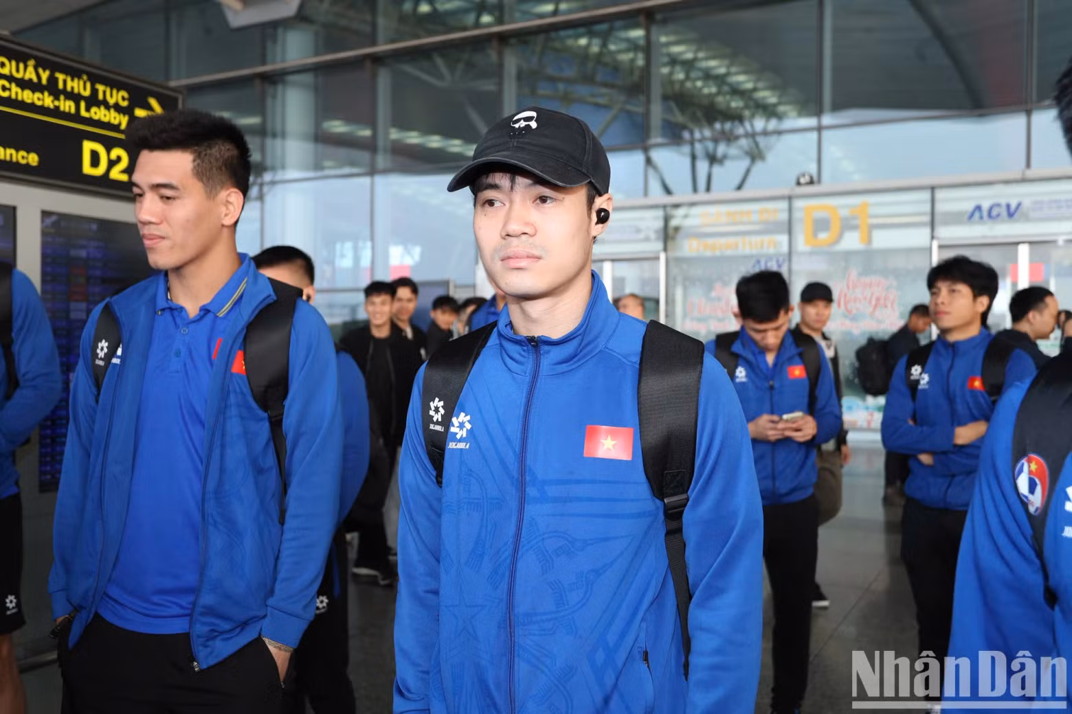 Van Toan was injured but still goes to Thailand with his teammates.