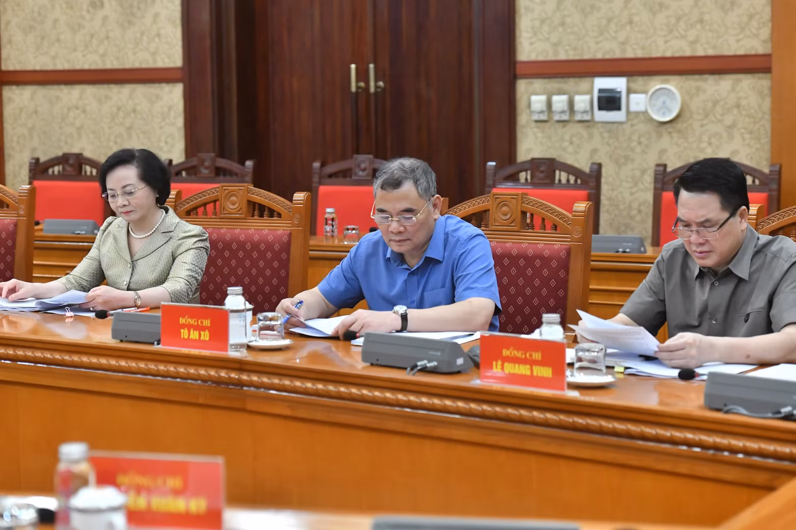 Sub-committee members attend the meeting. Sub-committee members attend the meeting.