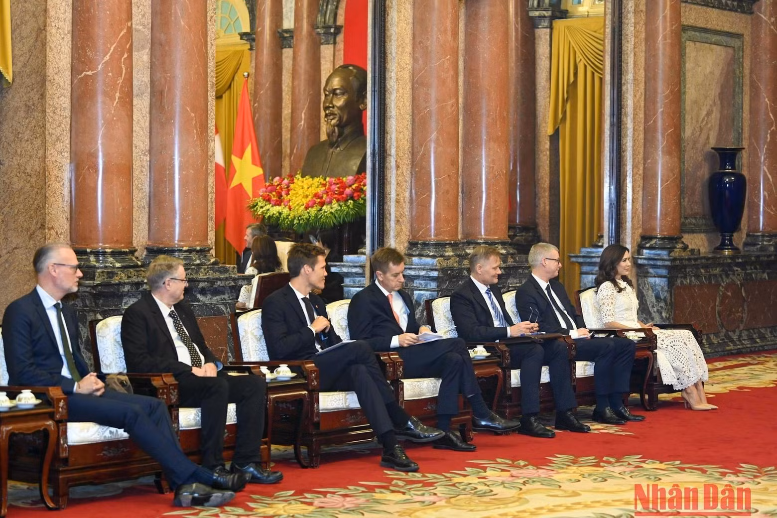 Crown Princess Mary and the Danish delegation at the reception.