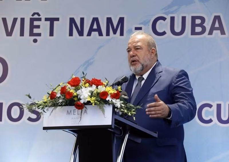 Cuban Prime Minister Manuel Marrero Cruz speaks at the forum. (Photo: VNA)