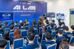 Students from the Faculty of Information Technology at Thang Long University study at the AI Lab at the National Innovation Centre’s Hoa Lac facility. (Photo: MINH NGOC)