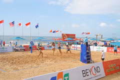 International Women’s Beach Volleyball Tournament brings together 16 teams from seven countries - Viet Nam, Thailand, Singapore, Indonesia, Malaysia, Australia and Japan (Photo: nhandan.vn)