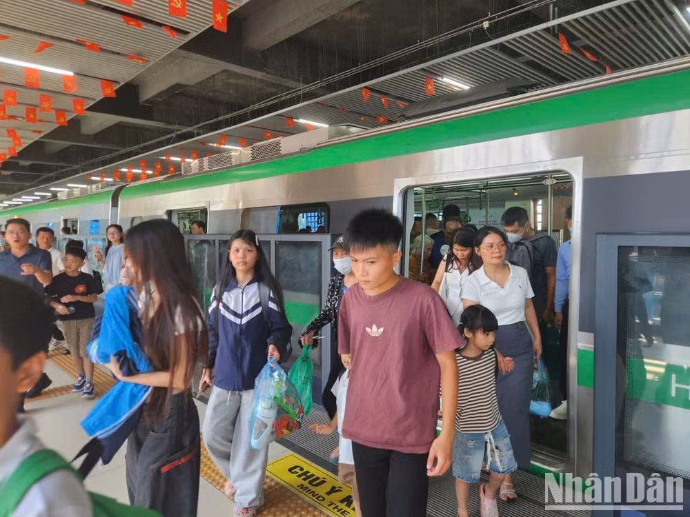 Clean and orderly metro trains serve as the premier transport choice for residents travelling to leisure destinations in the heart of the capital.