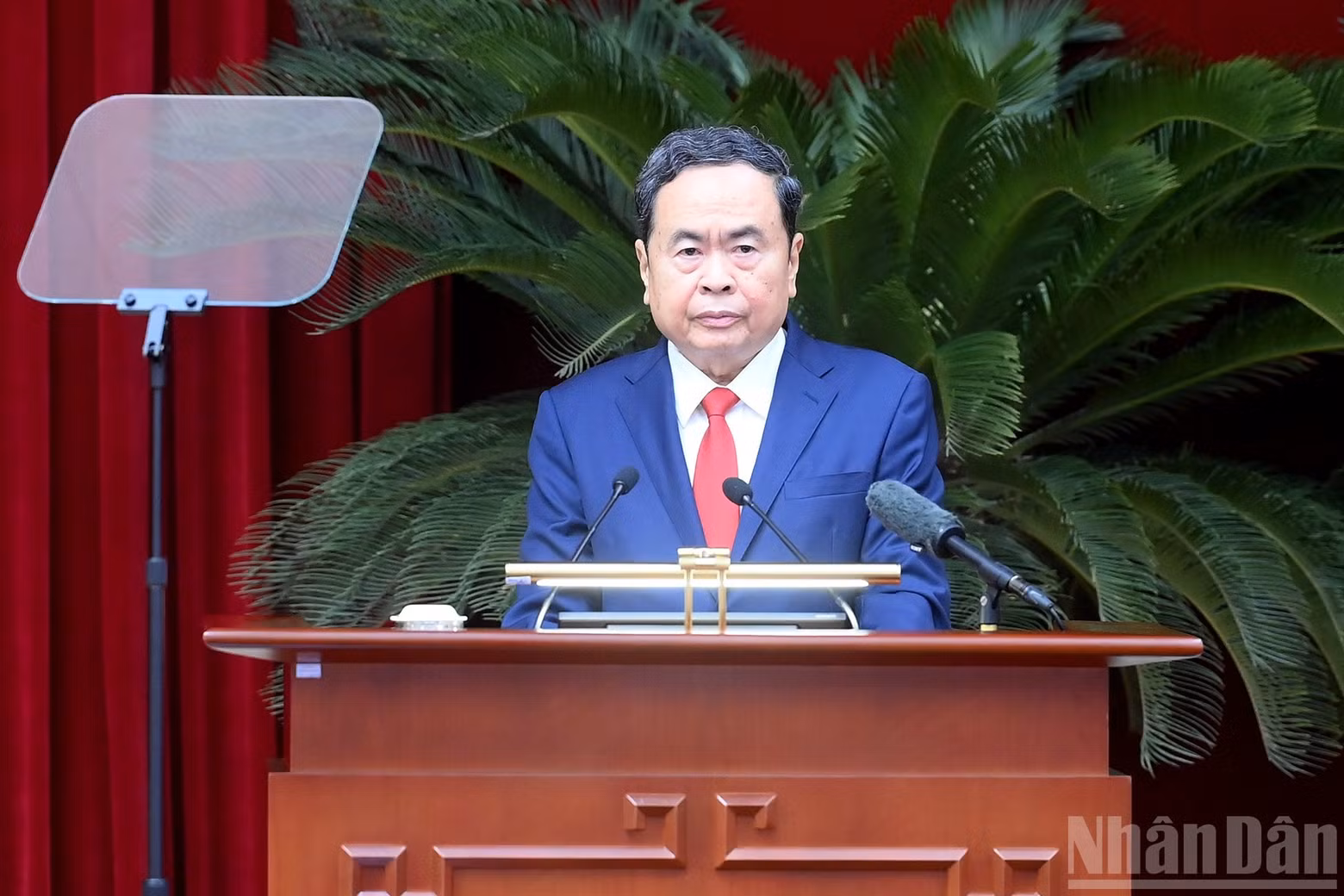 National Assembly President Tran Thanh Man presides over the opening session of the conference.