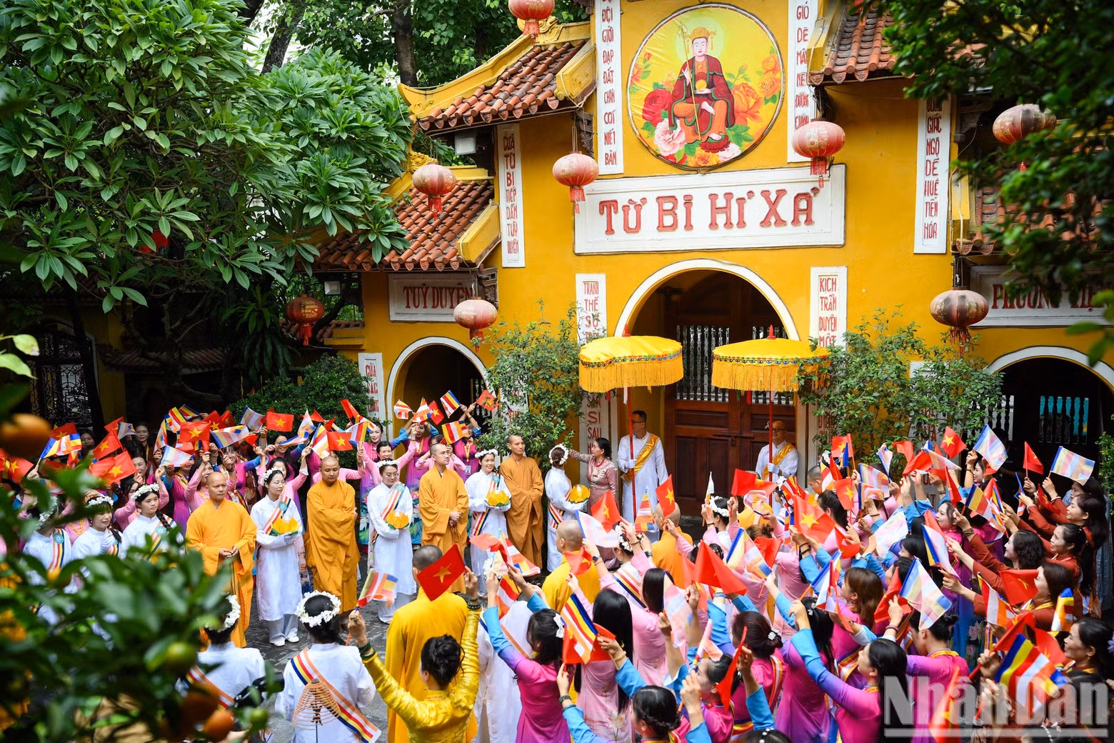 Vietnamese Buddhist followers attend the ceremony.