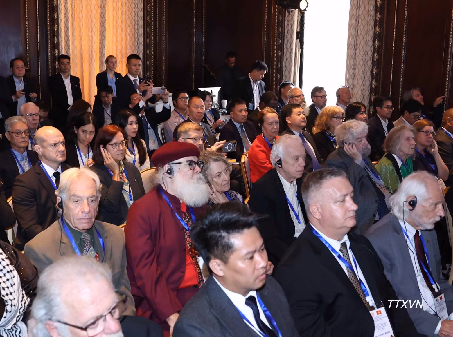 Delegates attend General Secretary and President To Lam’s meeting with American friends. (Photo: VNA)