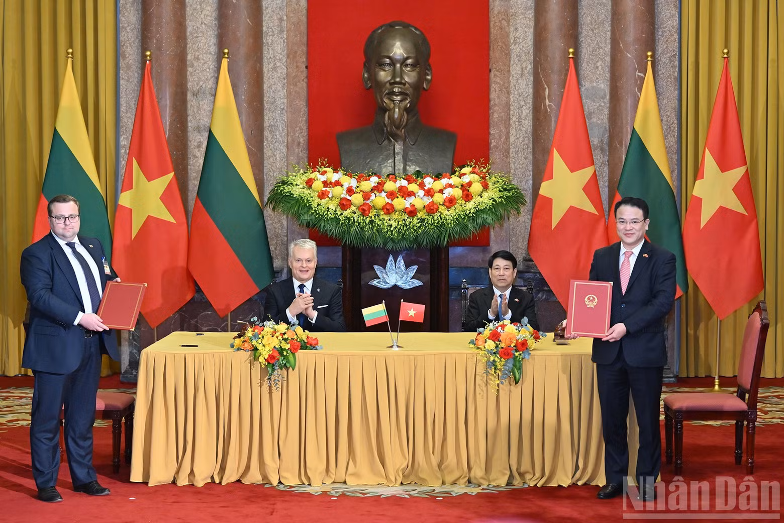 The signing of a letter of intent between the two countries’ finance ministries.