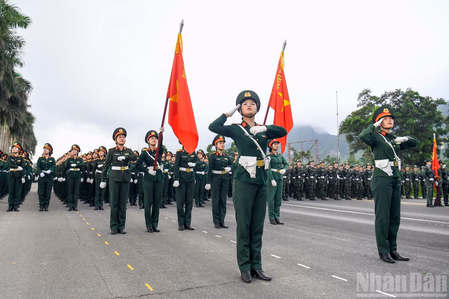 Throughout the training process, the units regularly adjusted their drills to suit the weather conditions and the quality requirements of each stage.