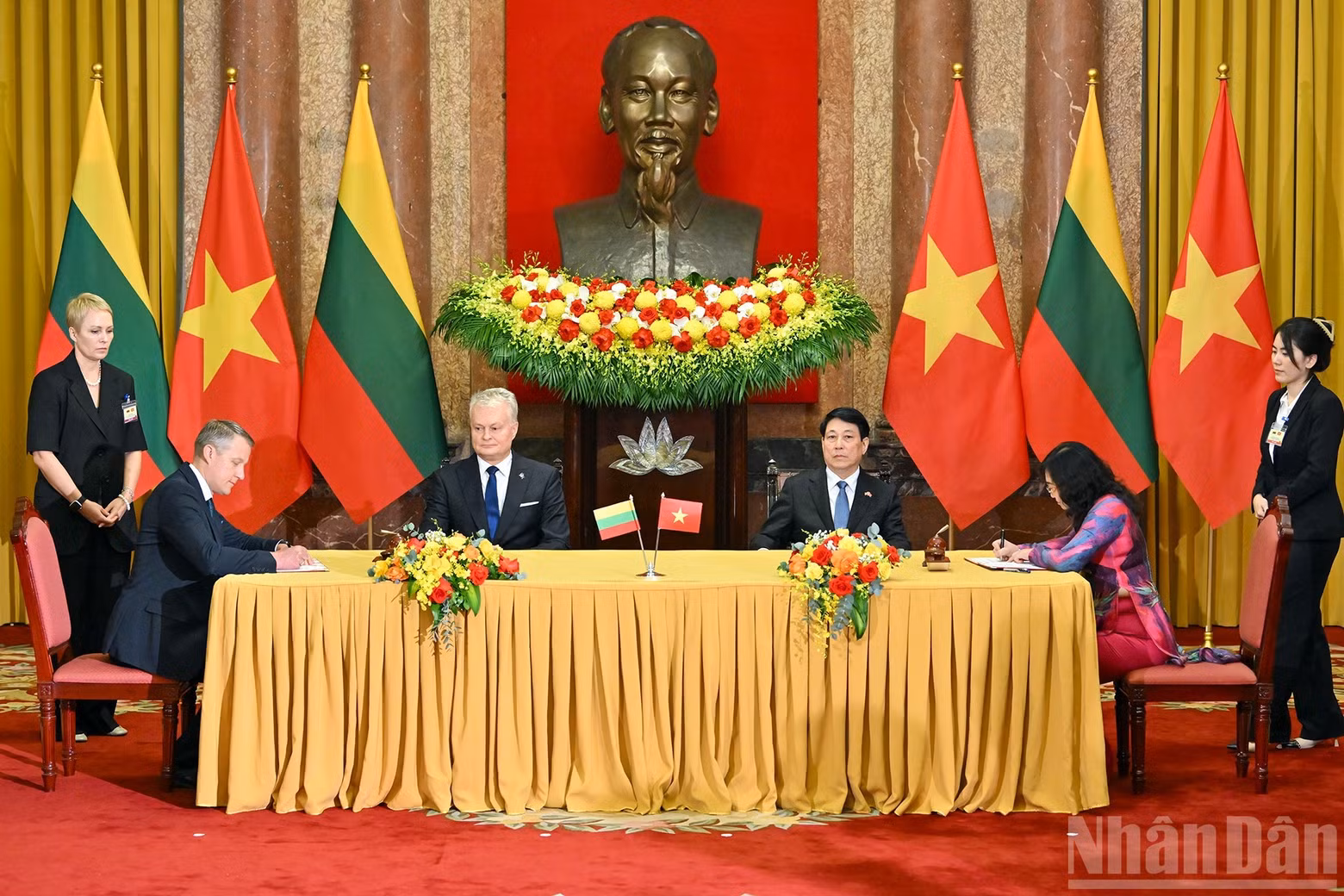 The signing of a memorandum of understanding on energy cooperation.