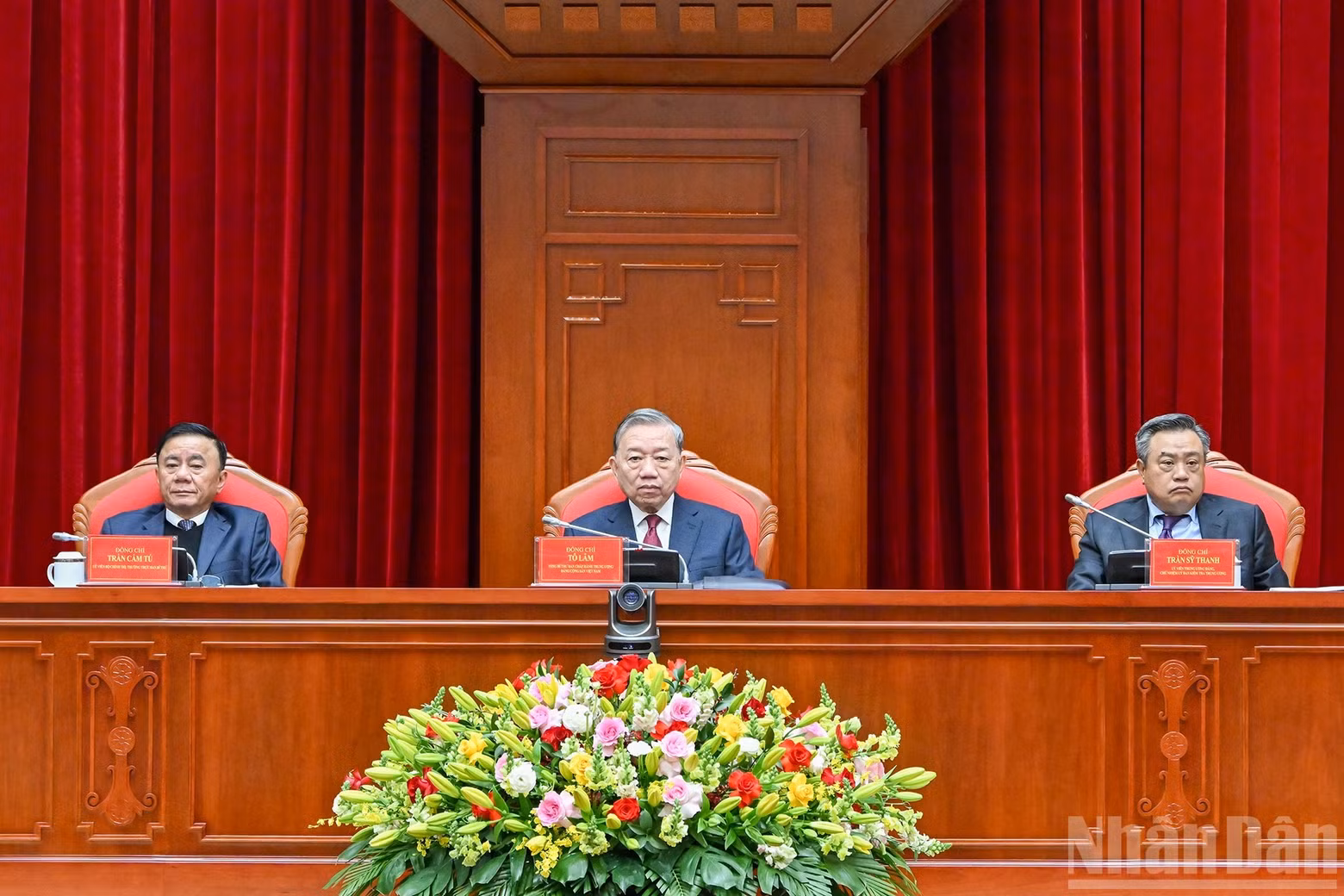 General Secretary To Lam and Party leaders chair the conference.